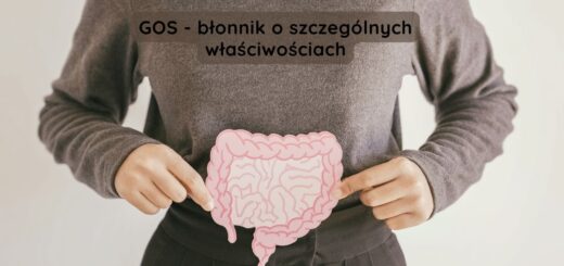 Kobieta trzyma ilustrację jelit, a na grafice widnieje napis: „GOS – błonnik o szczególnych właściwościach”.